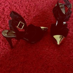 O.B.O. Black heels 👠